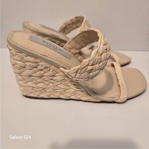 Steve Madden Ardy Raffia Wedge Sandals Cream/Tan, Women’s Slip‑On Heels